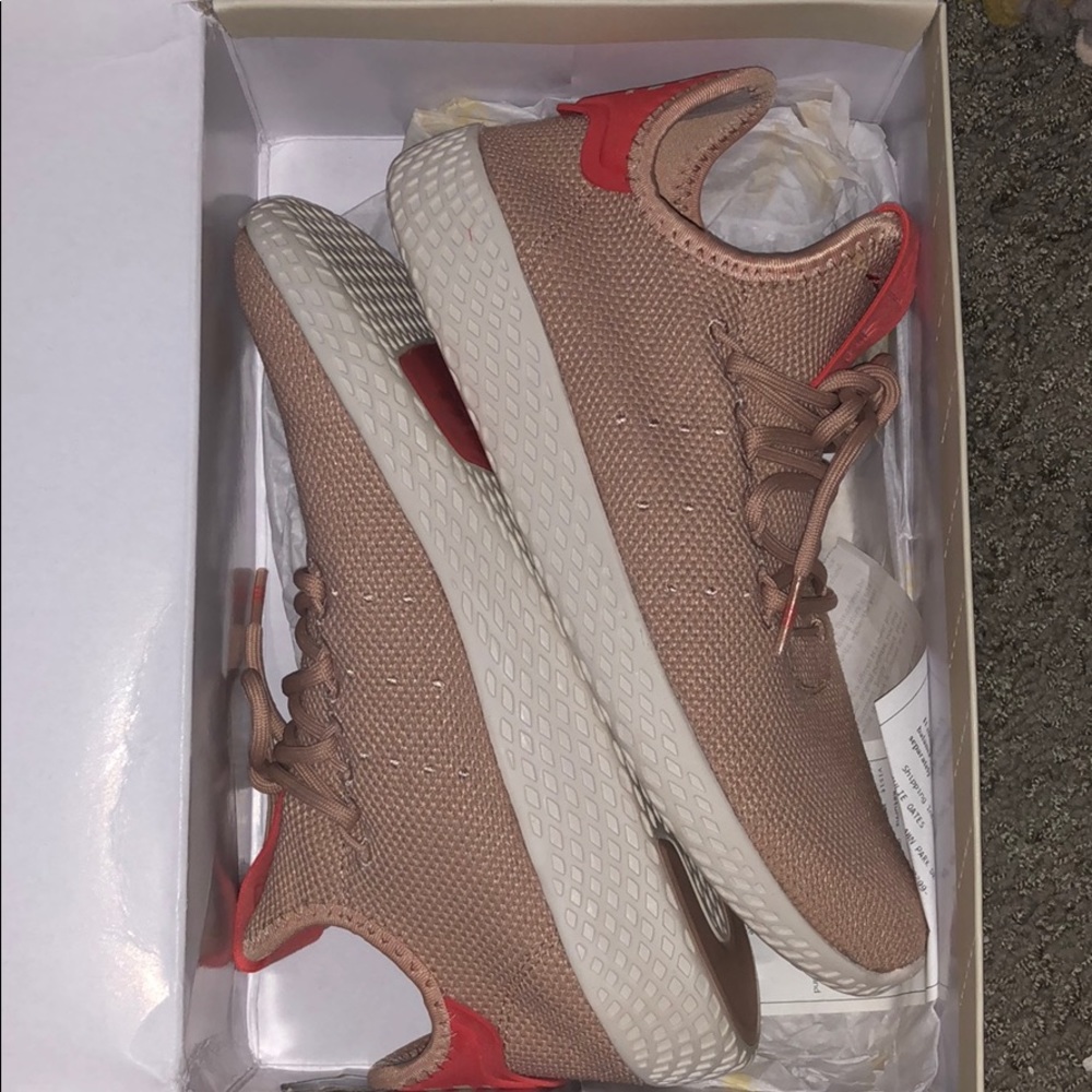 Adidas Tennis Shoes